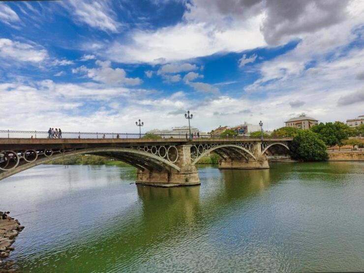 Ferienwohnung Loft Premium - Puente De Triana Sevilla Exterior foto
